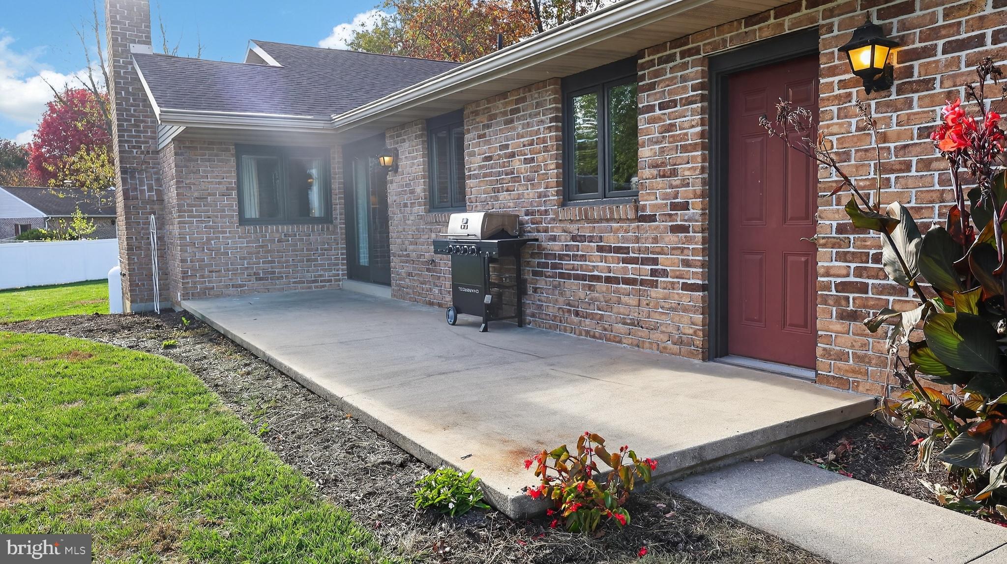 740 Lincoln Gardens Road Ephrata, PA 17522 - Photo 71 of 72 a front view of a house with a garden