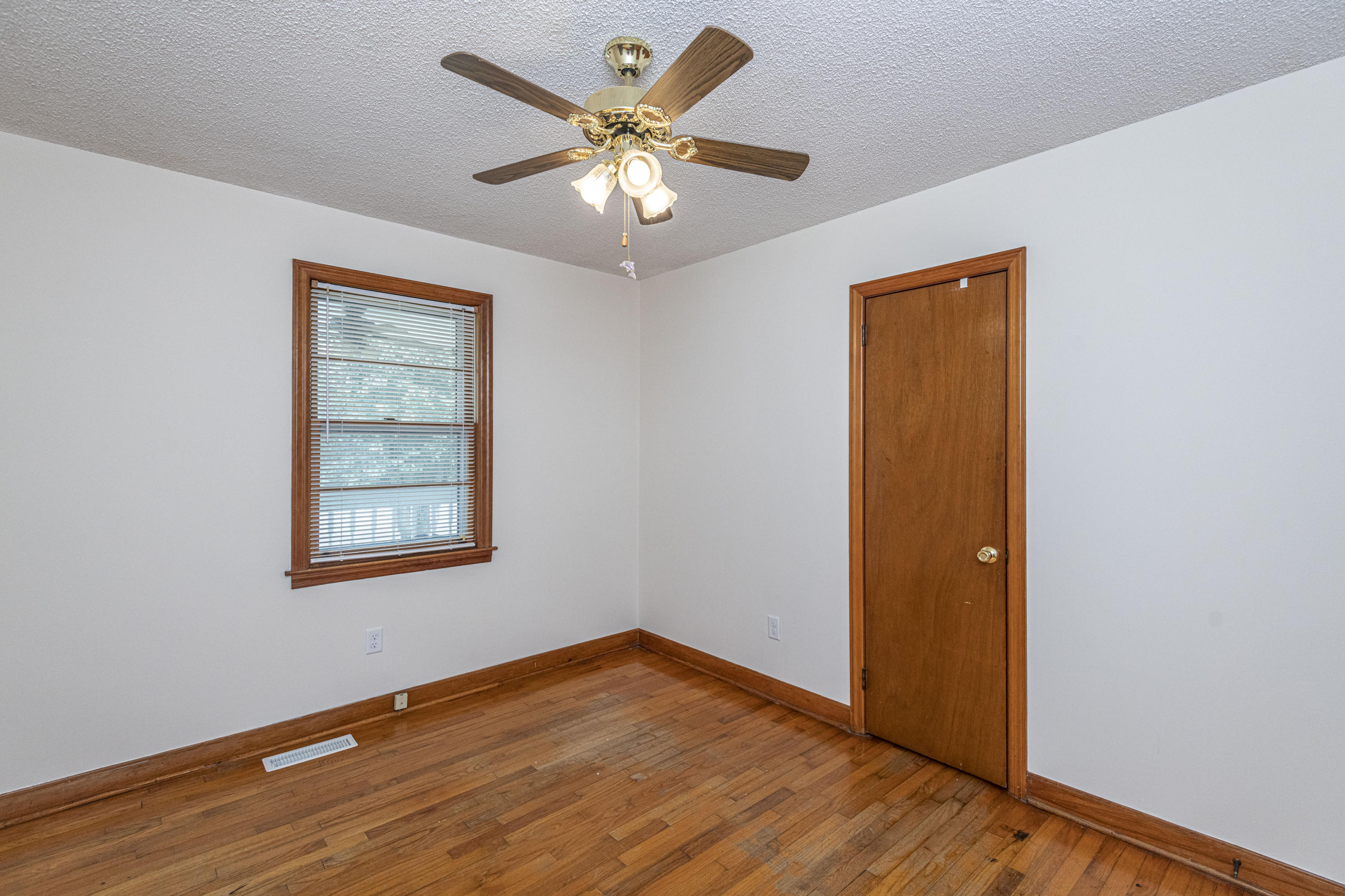 5925 Maple Street Hanahan, SC 29410 - Photo 13 of 32 front bedroom 2
