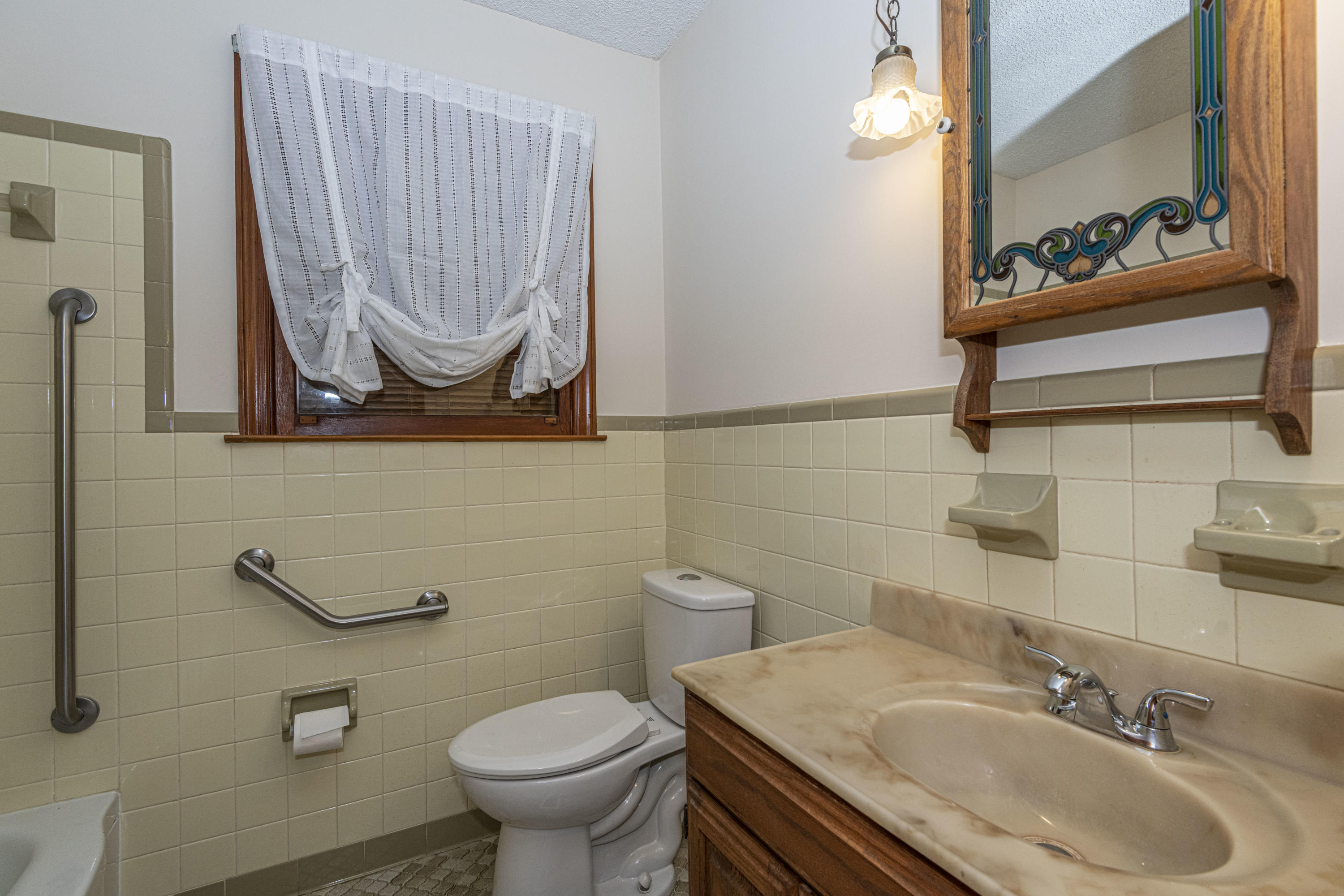 5925 Maple Street Hanahan, SC 29410 - Photo 14 of 32 bathroom