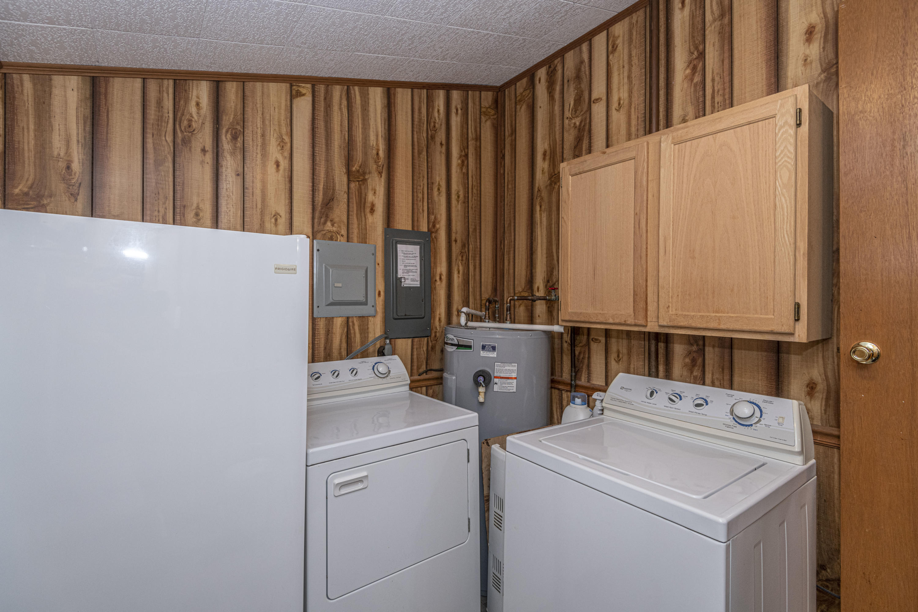 5925 Maple Street Hanahan, SC 29410 - Photo 22 of 32 separate walk in laundry room