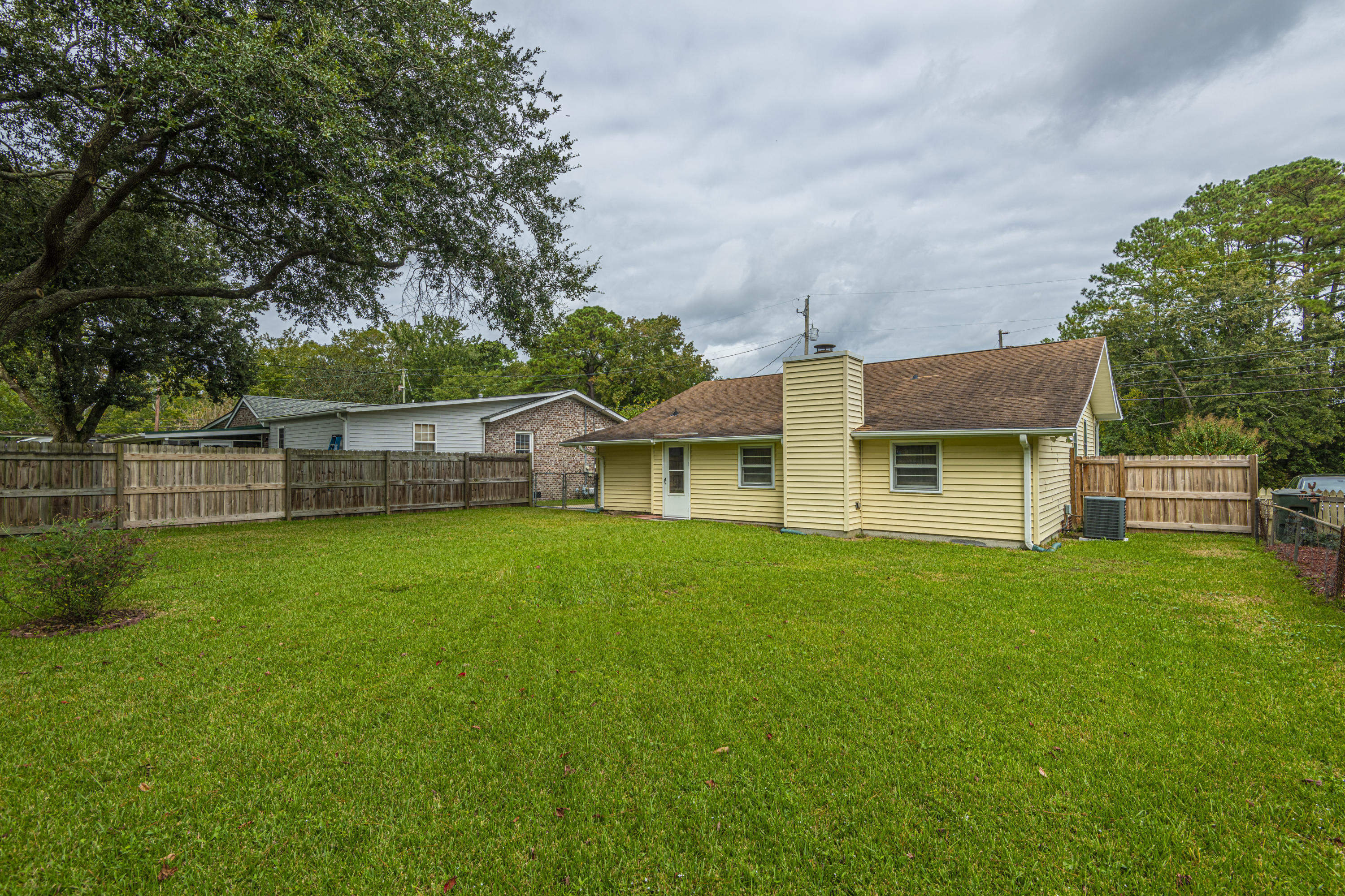 5925 Maple Street Hanahan, SC 29410 - Photo 27 of 32 backyard