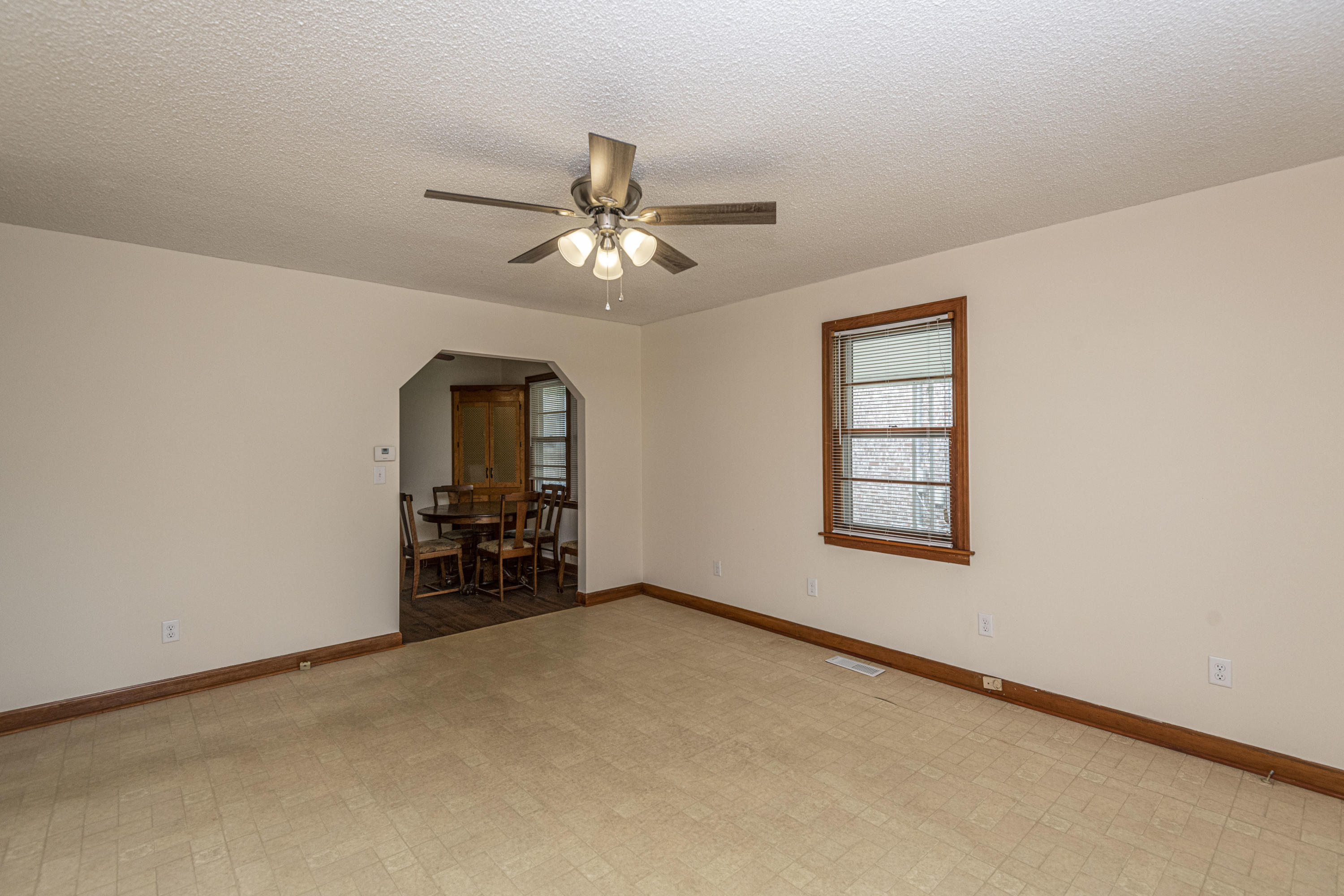 5925 Maple Street Hanahan, SC 29410 - Photo 4 of 32 living room