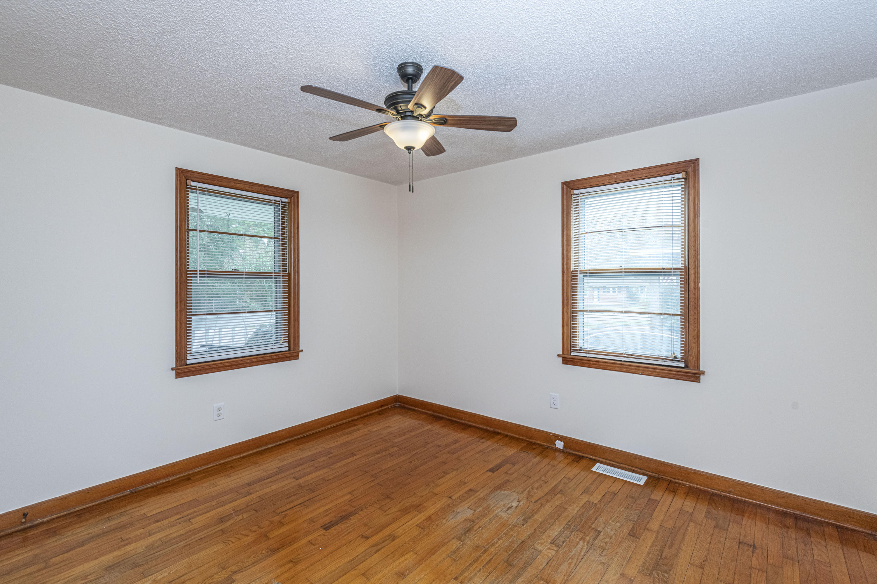 5925 Maple Street Hanahan, SC 29410 - Photo 8 of 32 front bedroom 1