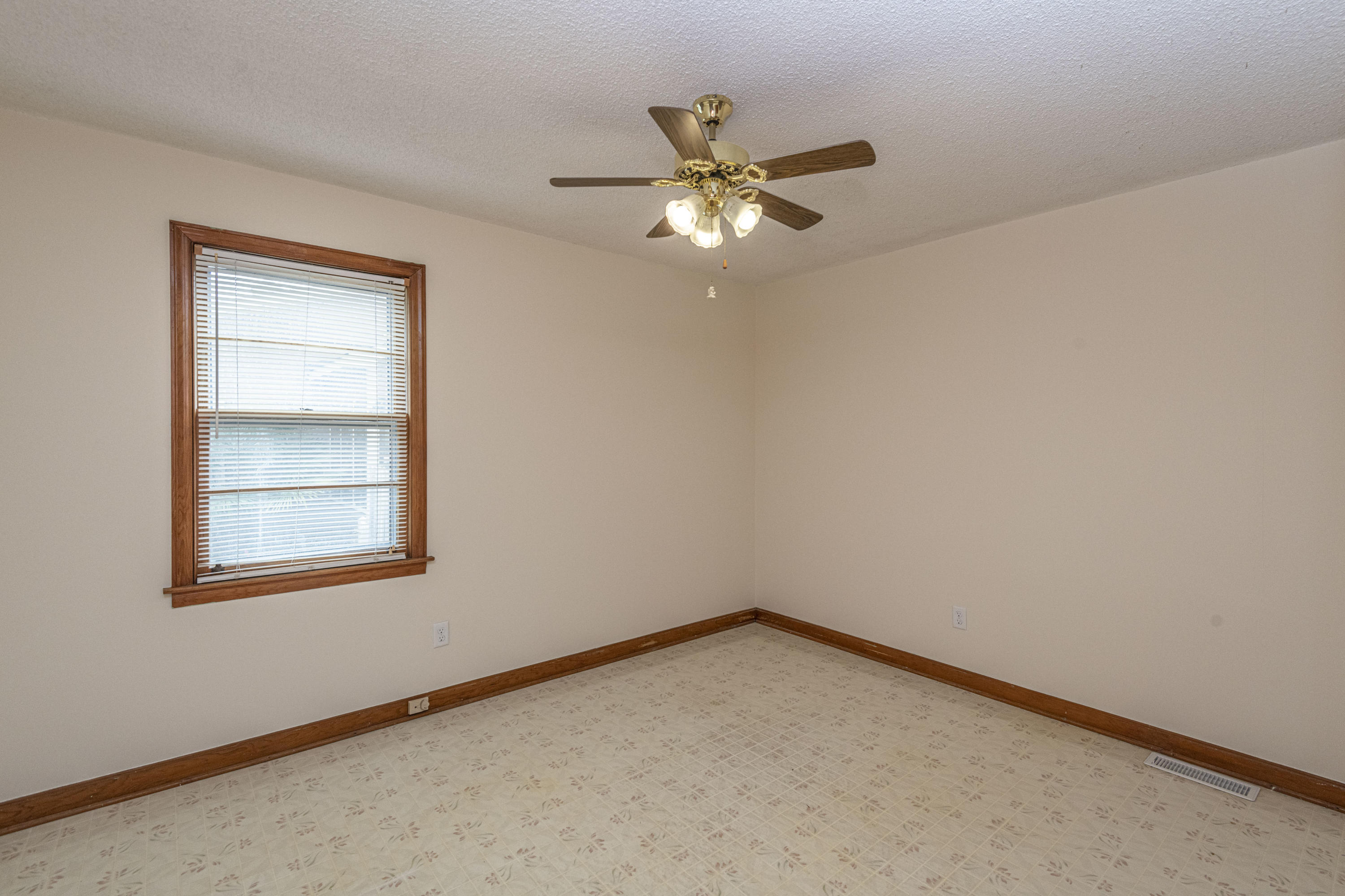 5925 Maple Street Hanahan, SC 29410 - Photo 10 of 32 master bedroom