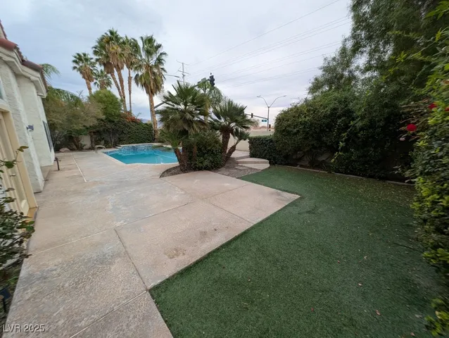$3,000 | 2704 North Ontario Drive, Las Vegas, NV 89128