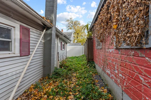 $130,000 | 401 West 3rd Street, Buchanan, MI 49107