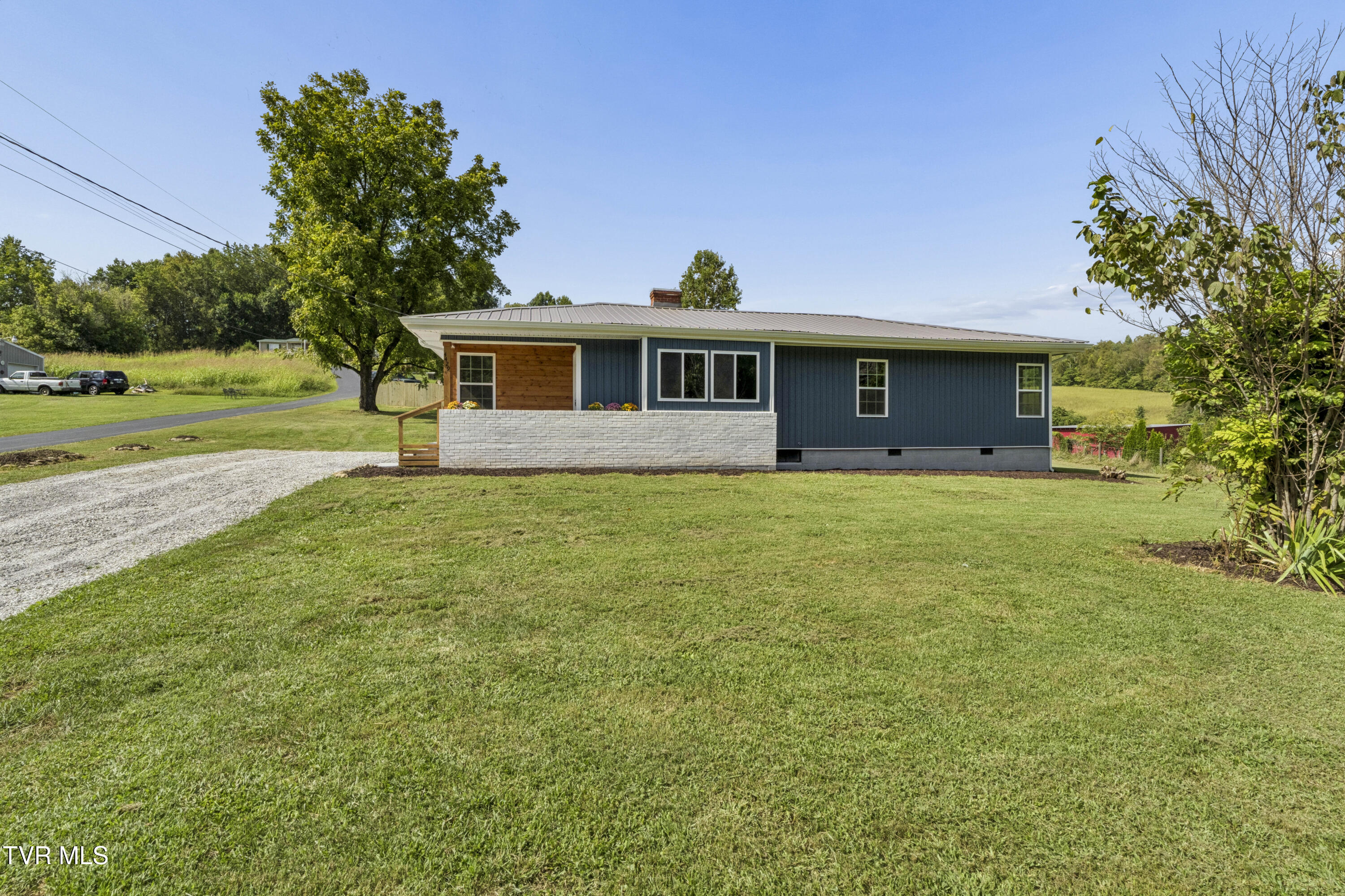 4429 Island Road Bristol, TN 37620 - Photo 1 of 48 Island-46