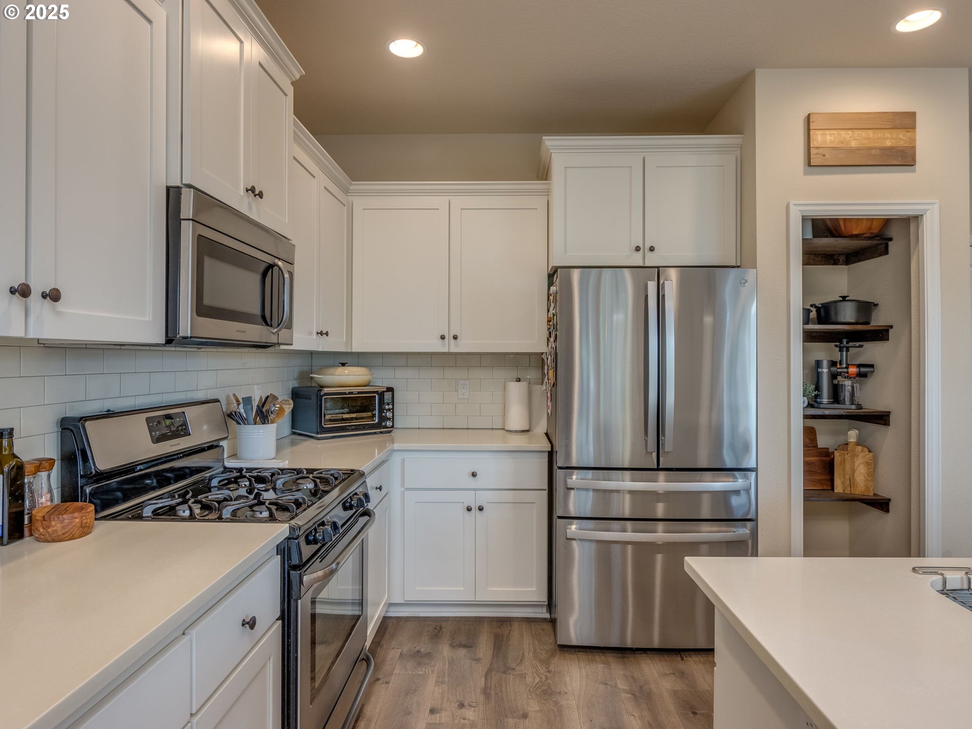 16954 Southeast Rhododendron Street Happy Valley, OR 97086 - Photo 12 of 41 Gallery Image 12