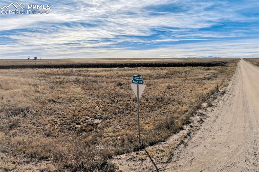Corona Road Rush, CO 80833 - Photo 7 of 25 a close view of a stove