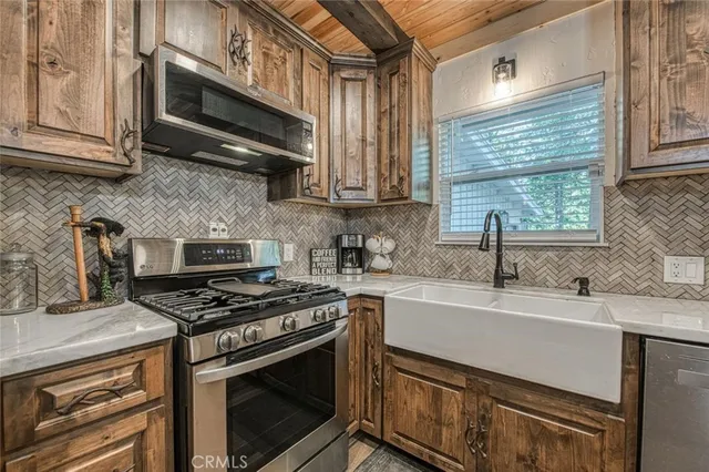 a view of a entryway with furniture