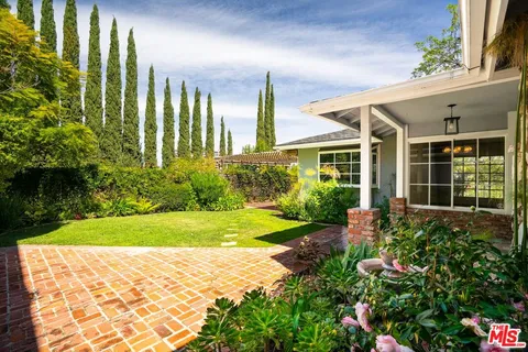 $1,799,000 | 4645 Petit Avenue, Encino, CA 91436