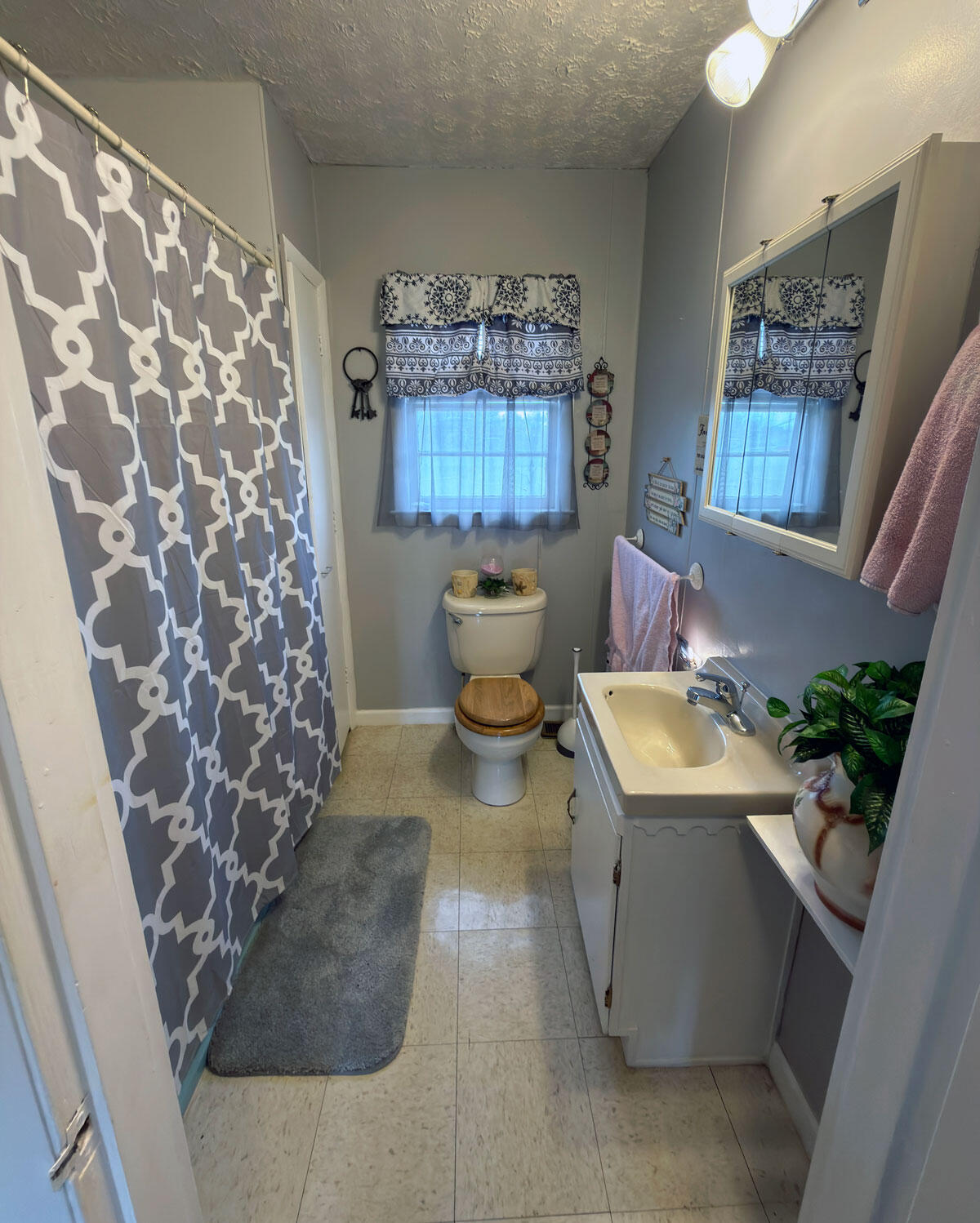 1100 Keene Road Nicholasville, KY 40356 - Photo 10 of 26 Upstairs-Bathroom