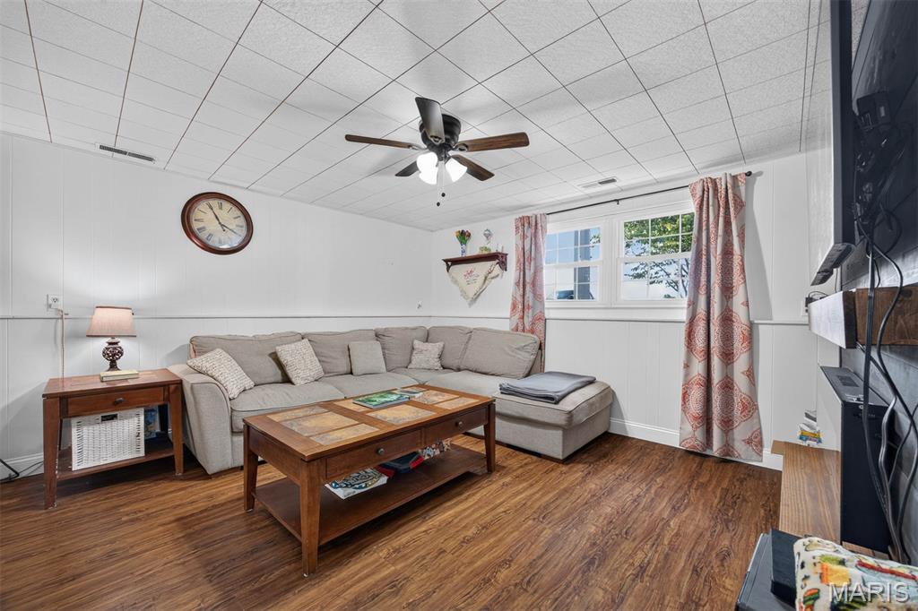 10904 Lake Road Highland, IL 62249 - Photo 19 of 37 Gallery Image 19