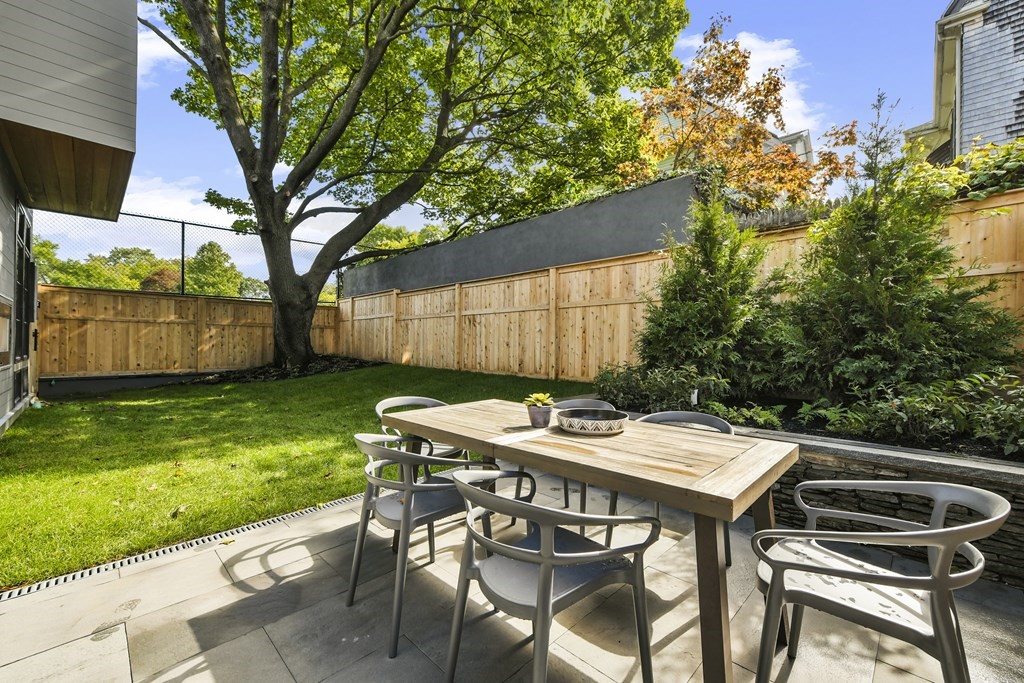 7 Chetwynd Road Cambridge, MA 02140 - Photo 27 of 28