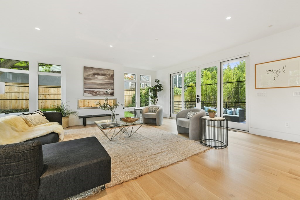 7 Chetwynd Road Cambridge, MA 02140 - Photo 3 of 28