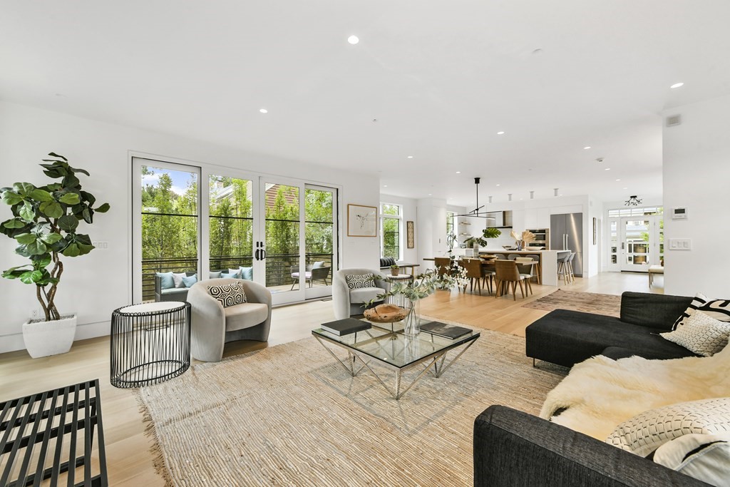 7 Chetwynd Road Cambridge, MA 02140 - Photo 5 of 28