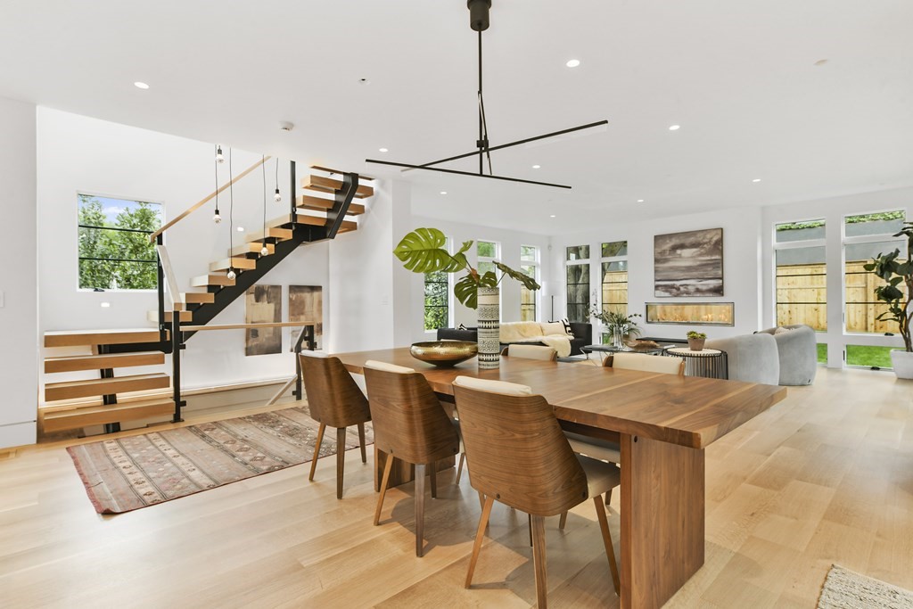 7 Chetwynd Road Cambridge, MA 02140 - Photo 6 of 28