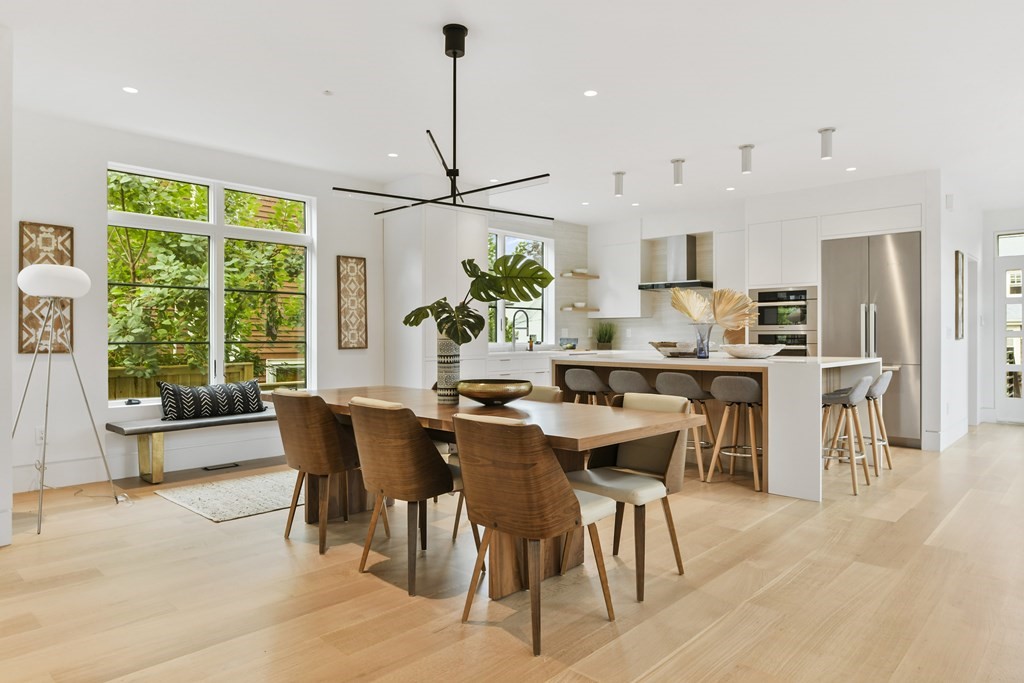 7 Chetwynd Road Cambridge, MA 02140 - Photo 7 of 28