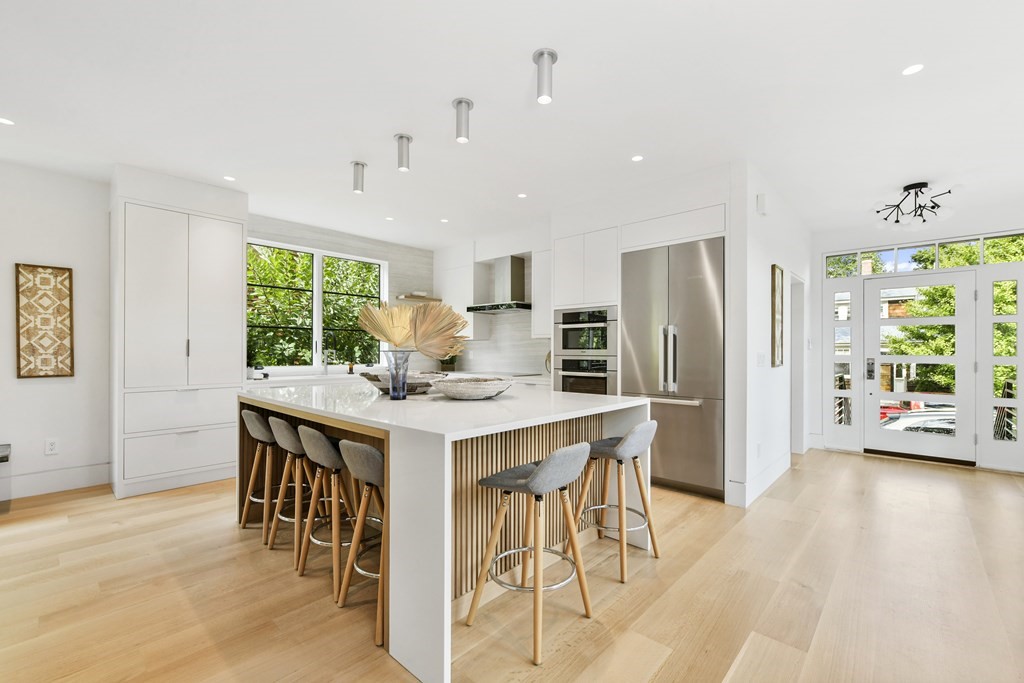 7 Chetwynd Road Cambridge, MA 02140 - Photo 9 of 28