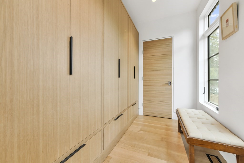 7 Chetwynd Road Cambridge, MA 02140 - Photo 10 of 28