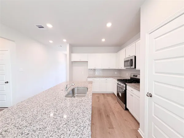 $2,300 | 3410 Brushy Marsh Drive, Richmond, TX 77406