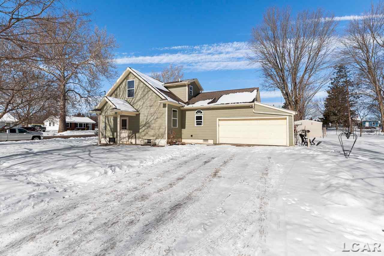 704 Springbrook Avenue Adrian, MI 49221 - Photo 5 of 31 50034063-4.JPG