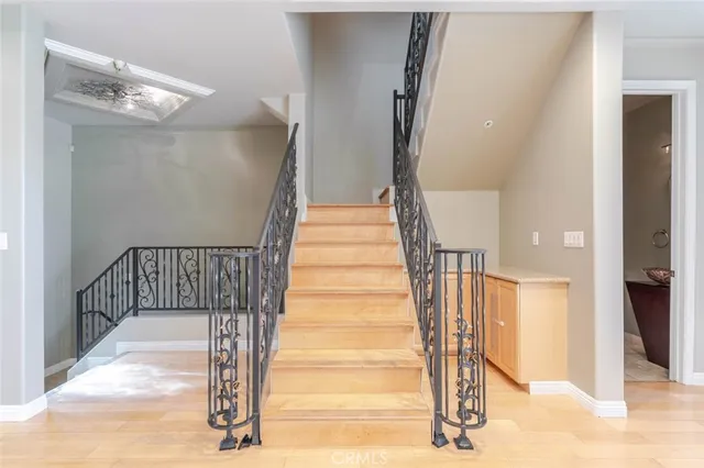 $4,600 | 711 East Angeleno Avenue, Unit 102, Burbank, CA 91501