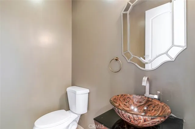 $4,600 | 711 East Angeleno Avenue, Unit 102, Burbank, CA 91501