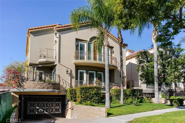 $4,600 | 711 East Angeleno Avenue, Unit 102, Burbank, CA 91501