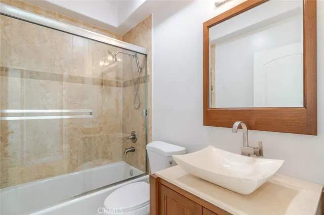 $4,600 | 711 East Angeleno Avenue, Unit 102, Burbank, CA 91501