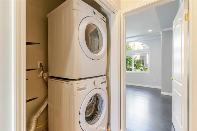 $4,600 | 711 East Angeleno Avenue, Unit 102, Burbank, CA 91501