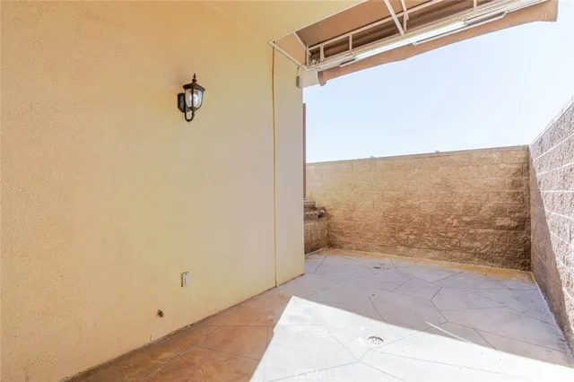 $4,600 | 711 East Angeleno Avenue, Unit 102, Burbank, CA 91501