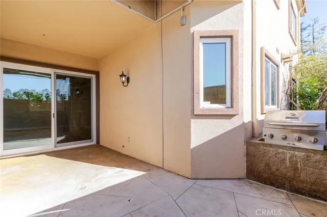 $4,600 | 711 East Angeleno Avenue, Unit 102, Burbank, CA 91501