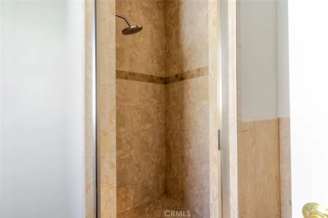 $4,600 | 711 East Angeleno Avenue, Unit 102, Burbank, CA 91501