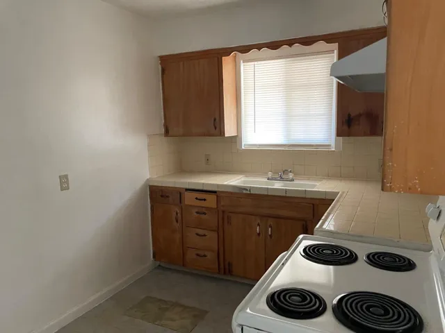 $570,000 | 408 South Woodrow Avenue, Fresno, CA 93702