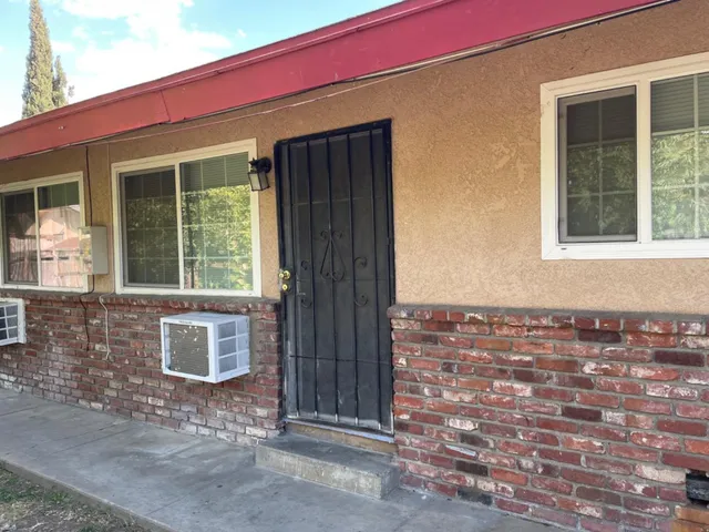 $570,000 | 408 South Woodrow Avenue, Fresno, CA 93702