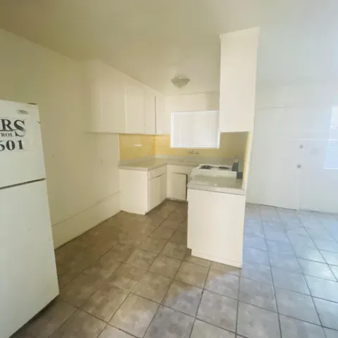 $570,000 | 408 South Woodrow Avenue, Fresno, CA 93702