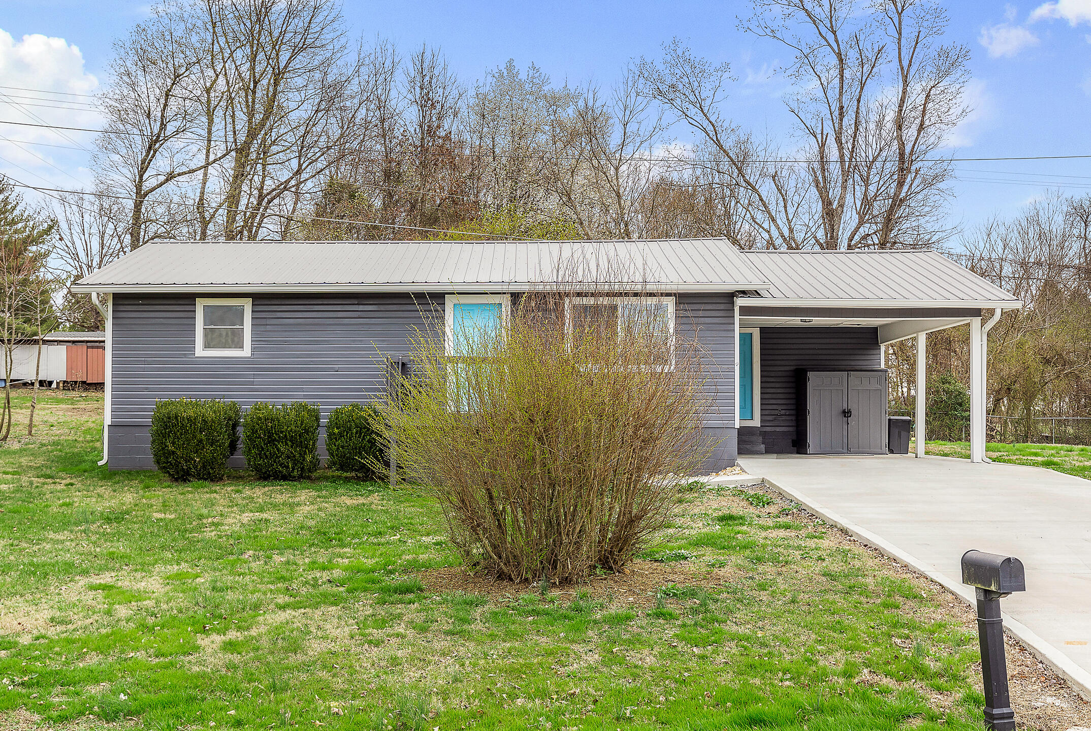 2645 New Lake Road Spring City, TN 37381 - Photo 2 of 30 2