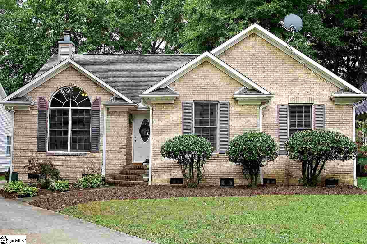 11 Chantilly Rue Court Simpsonville, SC 29681 - Photo 1 of 24 Gallery Image 1