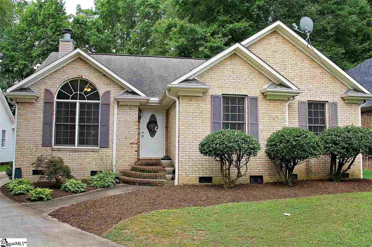 11 Chantilly Rue Court Simpsonville, SC 29681 - Photo 2 of 24 Gallery Image 2