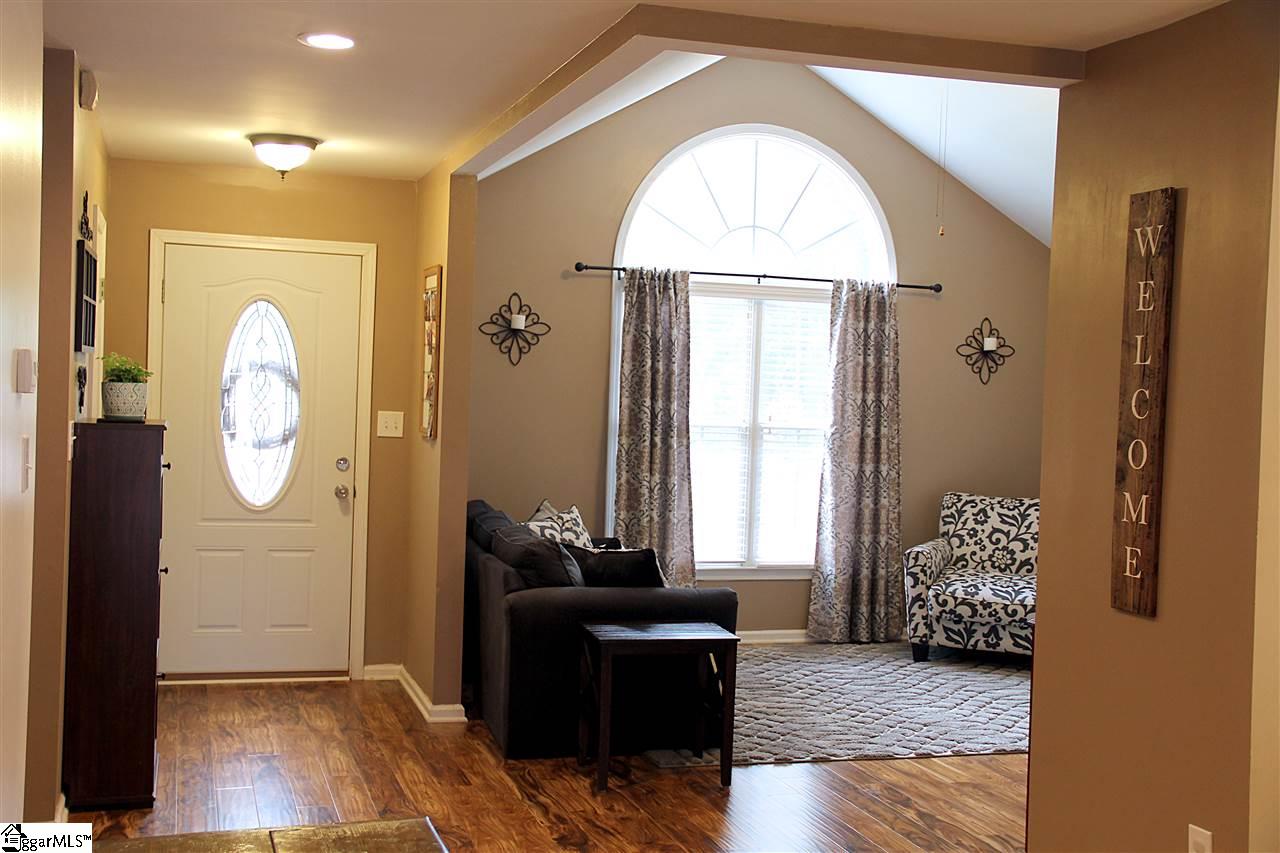 11 Chantilly Rue Court Simpsonville, SC 29681 - Photo 5 of 24 Gallery Image 5