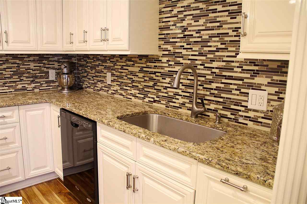 11 Chantilly Rue Court Simpsonville, SC 29681 - Photo 10 of 24 Gallery Image 10