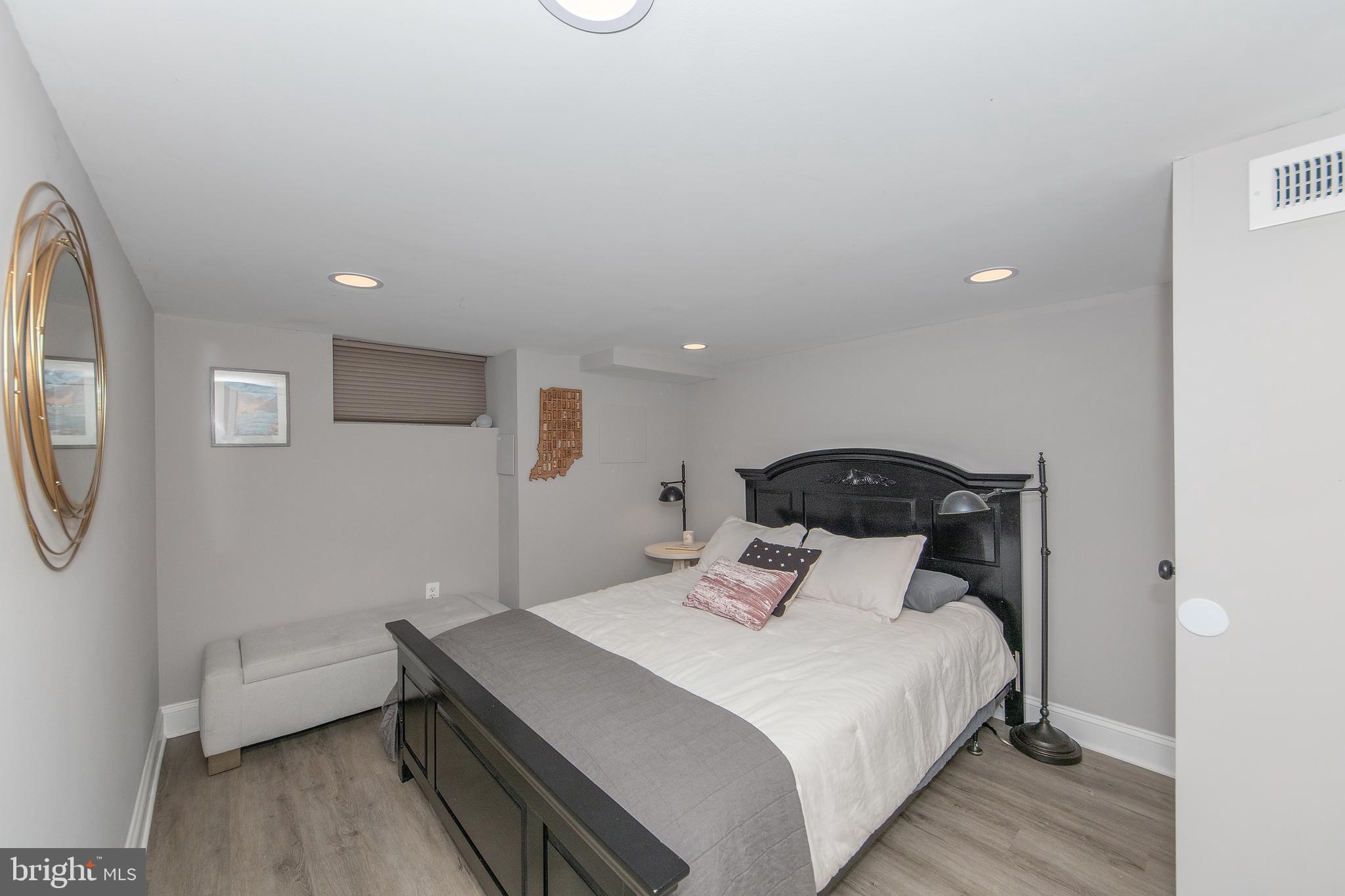 534 South Decker Avenue Baltimore, MD 21224 - Photo 30 of 55 Bedroom 3