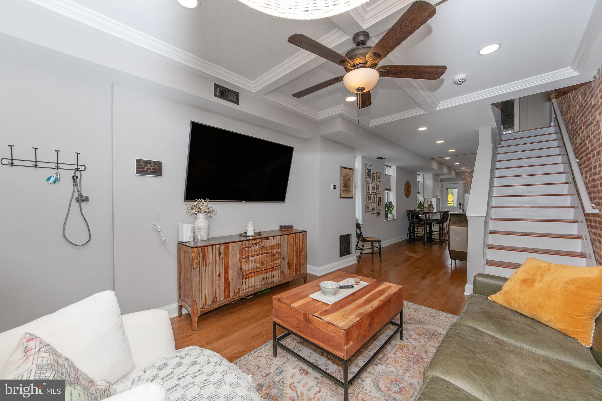 534 South Decker Avenue Baltimore, MD 21224 - Photo 3 of 55 Living room