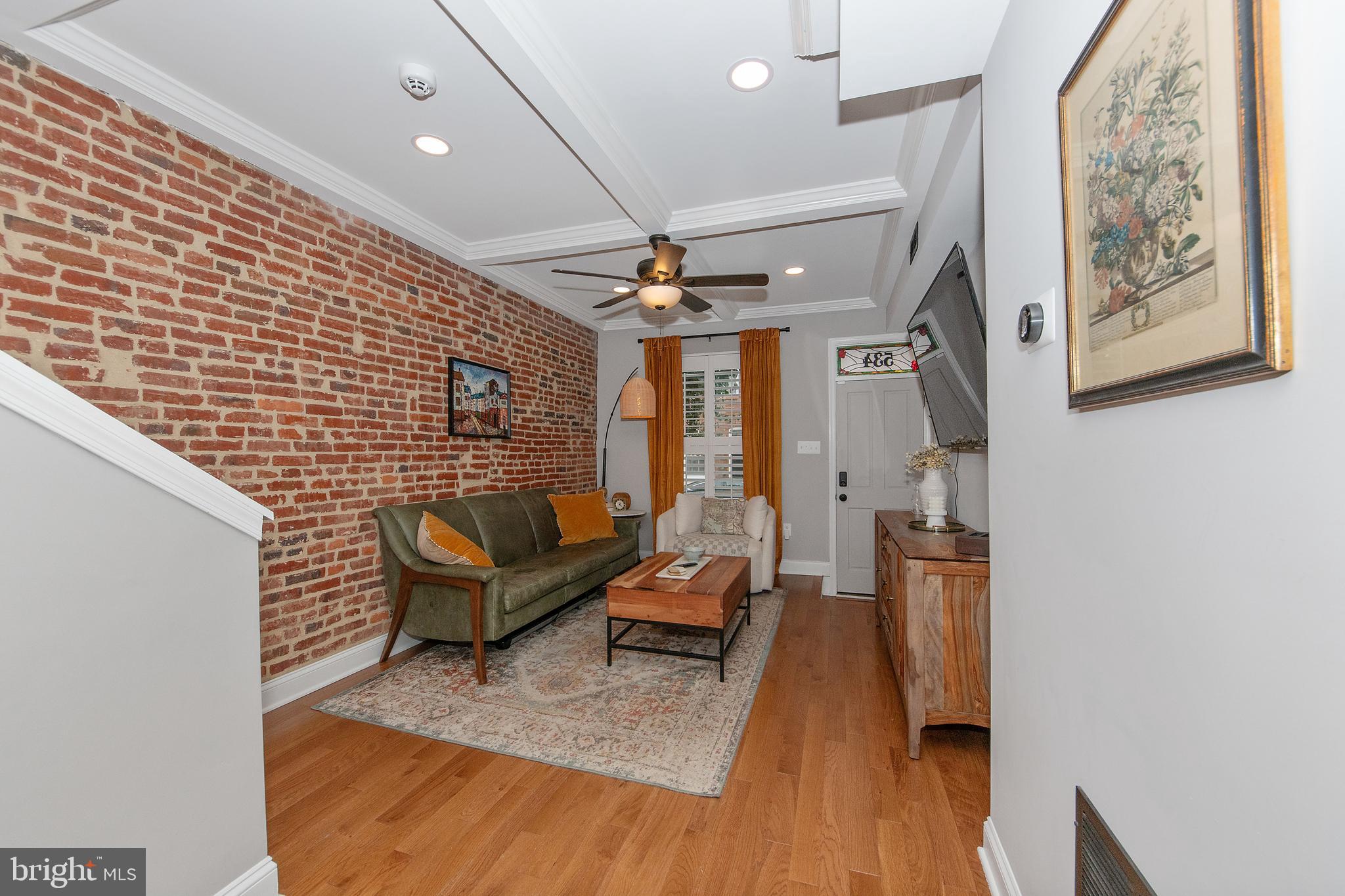 534 South Decker Avenue Baltimore, MD 21224 - Photo 4 of 55 Living room