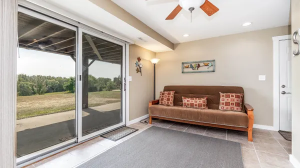 $284,900 | 2 Sunbow Path, Galena, IL 61036