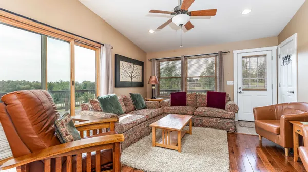 $284,900 | 2 Sunbow Path, Galena, IL 61036