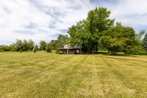 $284,900 | 2 Sunbow Path, Galena, IL 61036