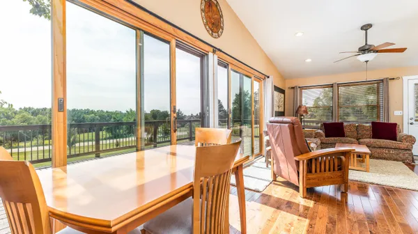 $284,900 | 2 Sunbow Path, Galena, IL 61036