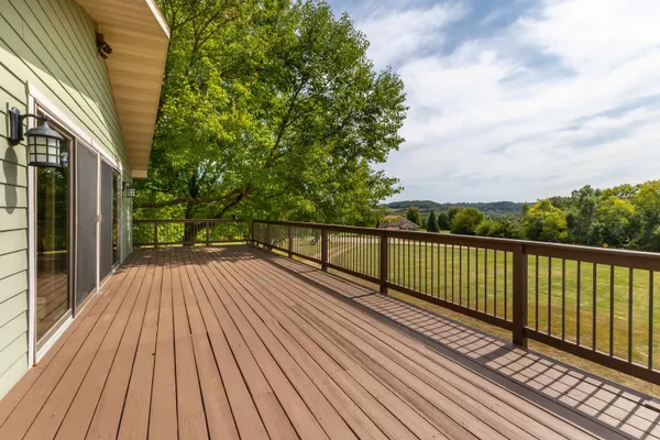 $284,900 | 2 Sunbow Path, Galena, IL 61036